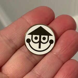 Disney - Tiny. kingdom “it’s a small world” pin